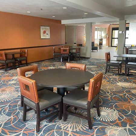 Spark By Hilton La Crosse Onalaska Exterior foto