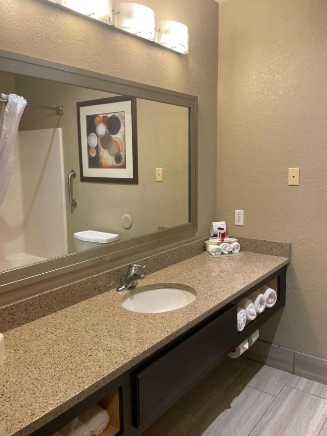 Spark By Hilton La Crosse Onalaska Exterior foto